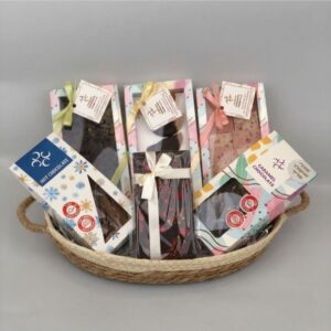 סלסלת שוקולד מפנקת עם קיט להכנת שוקולטה